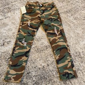 Girls size 10 Lanscadran camouflage distressed jeans NWT
